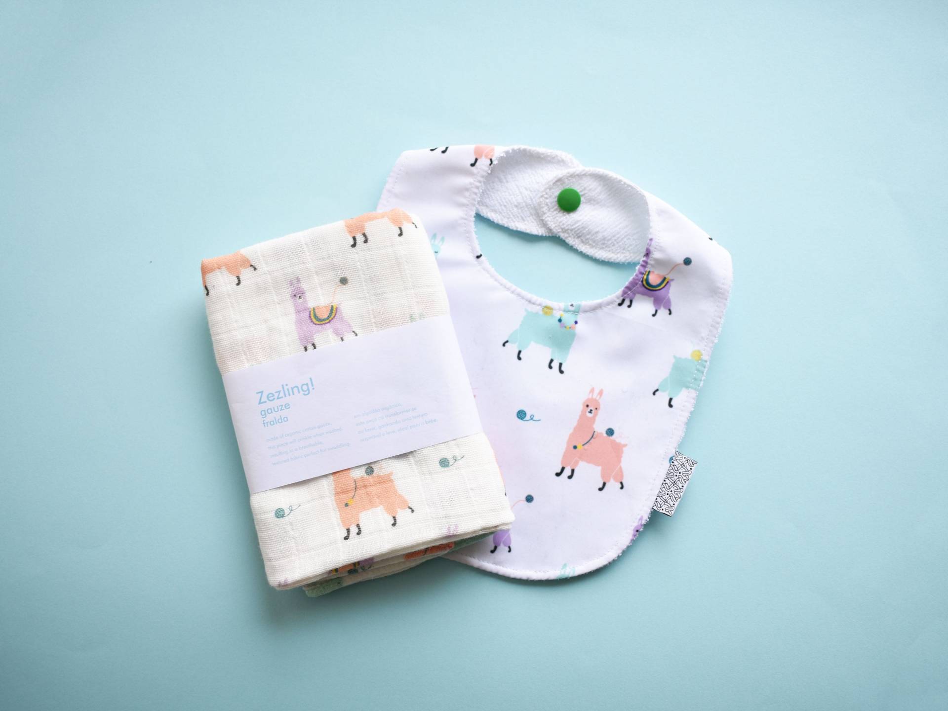 Baby Lama Geschenkset Leinentuch Und Wasserfester | Mint Lila Lamas Lätzchen + Musselin Rag Set Neugeborene Geschenkidee Alpaka Undib Baby Lama Geschenkset Leinentuch Und Wasserfester | Mint Lila Lamas Lätzchen + Musselin Rag Set Neugeborene Geschenkidee Alpaka Undib von Etsy - Zezling