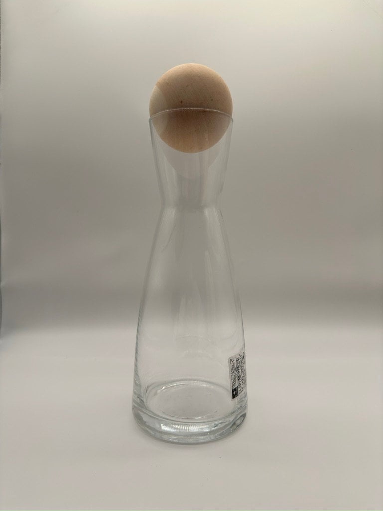 Zirbenkugel 7cm Durchmesser Mit Glaskaraffe 1L, Gedrechselt Aus Tiroler Zirbenholz Zirbenkugel 7cm Durchmesser Mit Glaskaraffe 1L, Gedrechselt Aus Tiroler Zirbenholz von Etsy - Zirbenvielfalt