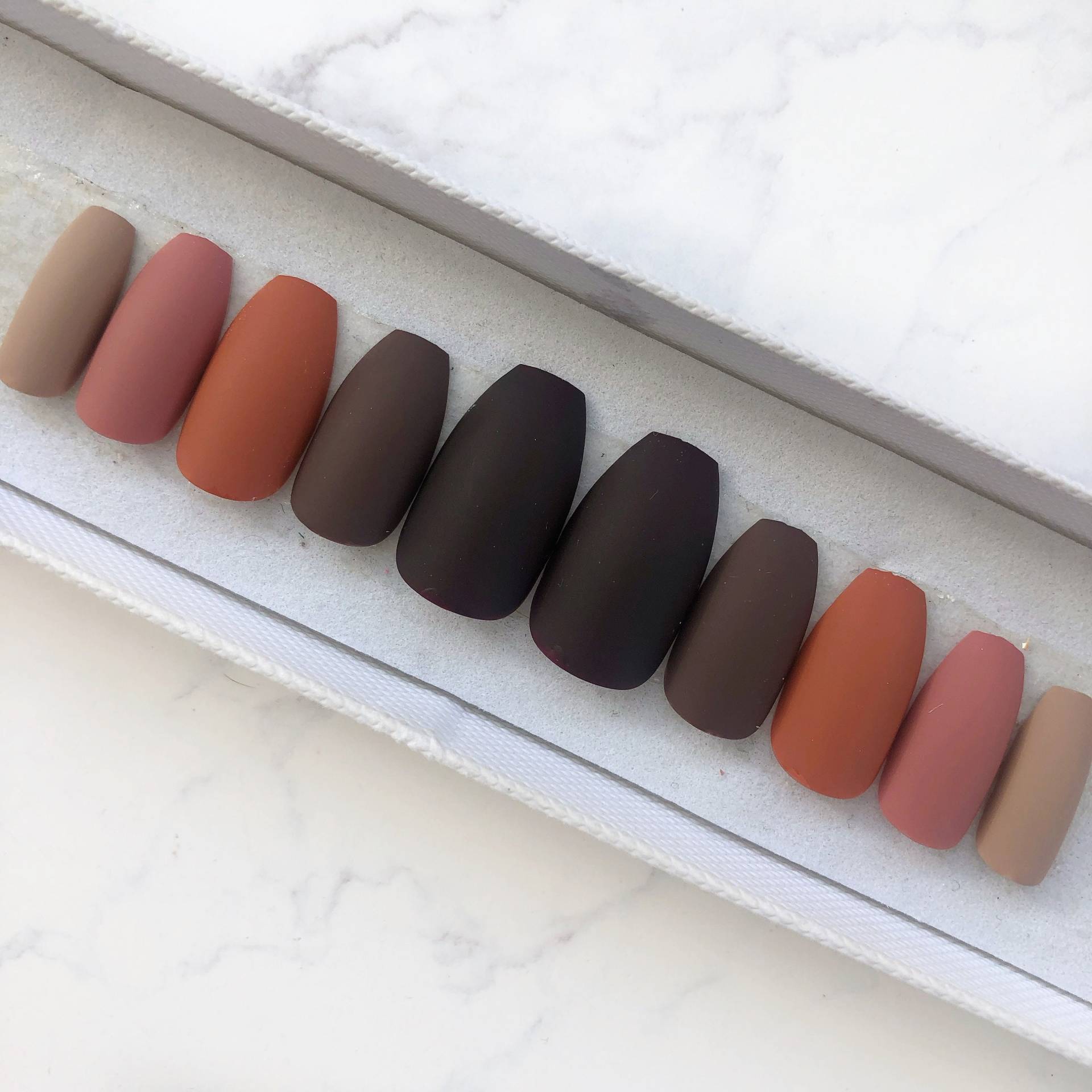 Mattes Mehrfarbiges Nägel-Set Neutral Herbstfarben Braun Matte Nägel Künstliche Drücken Sie Auf Die Acrylnägel Kleben Mattes Mehrfarbiges Nägel-Set Neutral Herbstfarben Braun Matte Nägel Künstliche Drücken Sie Auf Die Acrylnägel Kleben von Etsy - Zocanails