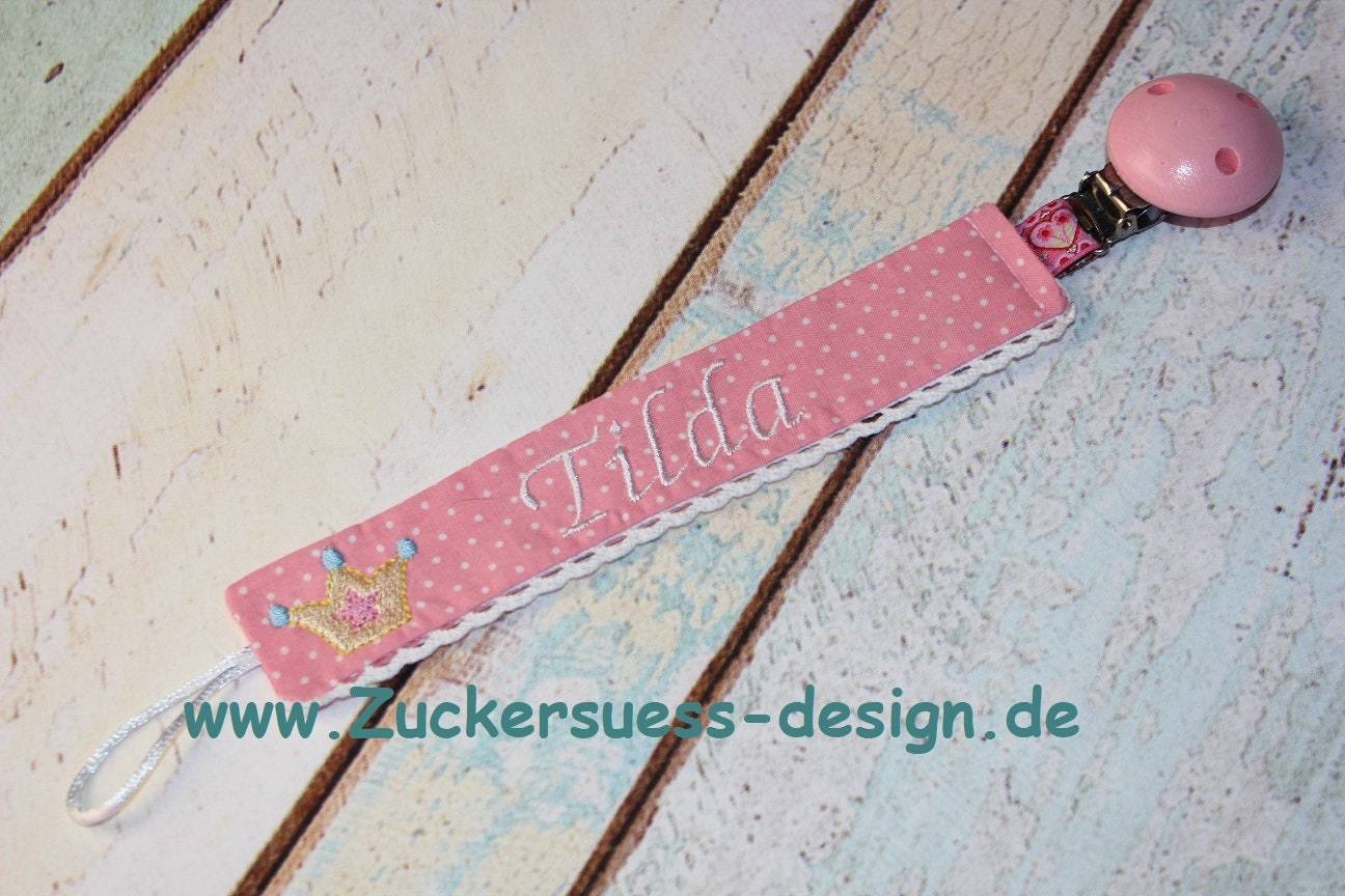 Kreiere Dein Schnullerband Mit Namen Kreiere Dein Schnullerband Mit Namen von Etsy - ZuckersuessDesign
