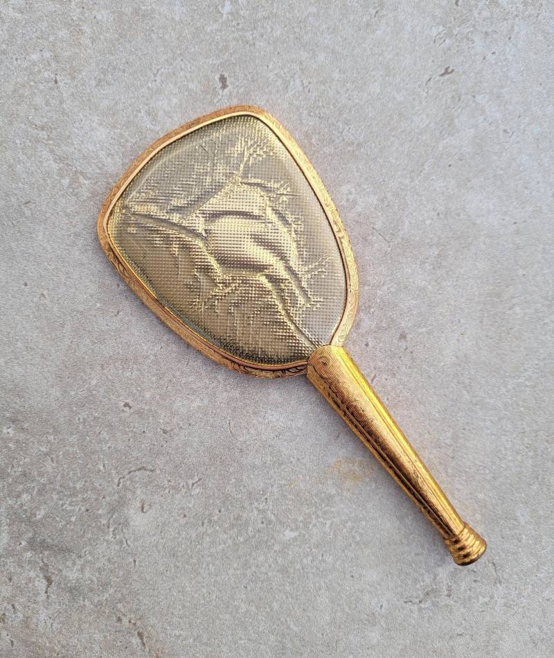 Goldener Handspiegel, Vintage Kleiner Goldfarbener Metall Und Gepolsterter Spiegel, Geschenk Für Sie, Vintage Makeup Accessoire, Tragbarer von Etsy - aPinchOfSaudade