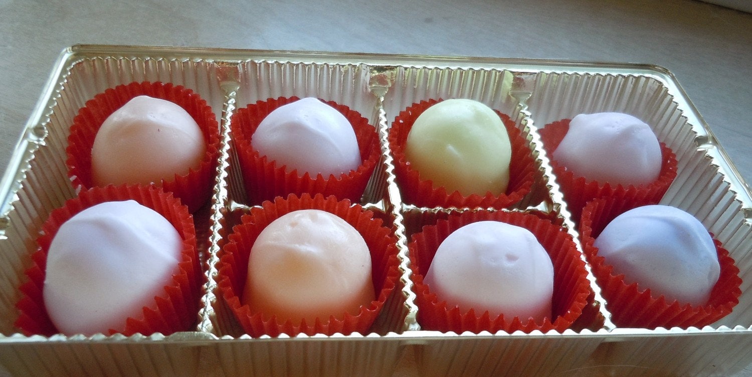 Bonbonseife - Schokoladenbuttercreme Bon Seife Valentinstag Geschenk Schokolade Für Sie von Etsy - ajsweetsoap