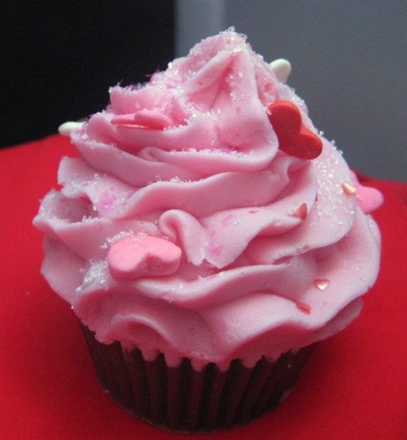 Cupcake Seife - Kaskaden Der Liebe Fake Food Valentine Love Herz Prop Dessert von Etsy - ajsweetsoap