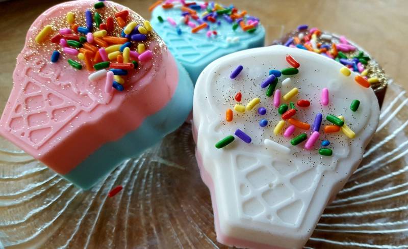Eistüte Seife -Neuheit - Kinderseife Geburtstag Gastgeschenke Speiseseife Eiscreme Dessert von Etsy - ajsweetsoap