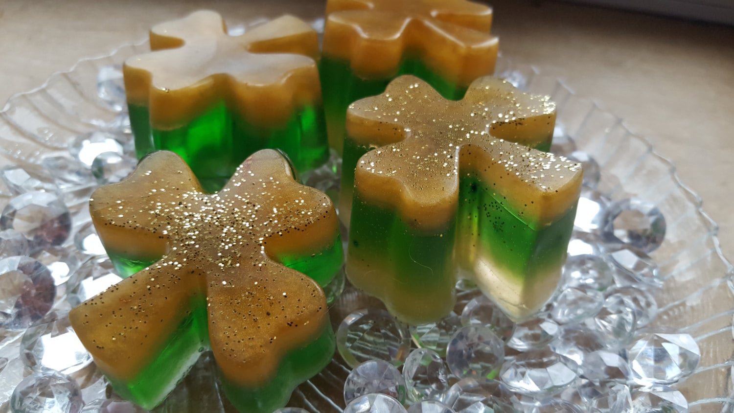 Erin Go Bragh Kleeblatt Seife - St. Patricks Tag Irisch Neuheit Glück 4 Shamrock von Etsy - ajsweetsoap