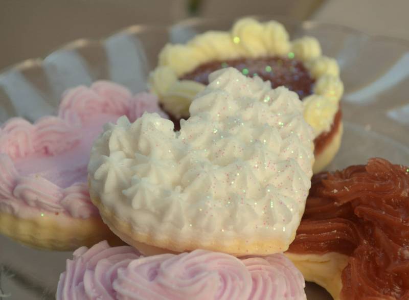 Geschenk Für Sie - Süßes Keks Seife Herz Geschenk-Set Muttertag Mama Fake Food Prop von Etsy - ajsweetsoap