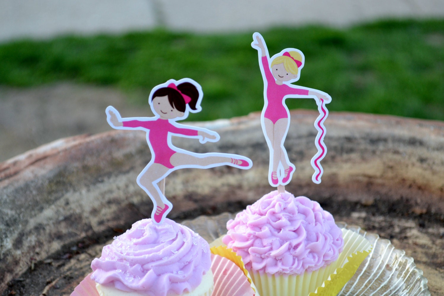Gymnastic Tumblers Cupcake Seife - Gymnastik Fake Food Mitbringsel Mädchen Spaßseife Neuheit Geburtstagsgeschenk von Etsy - ajsweetsoap