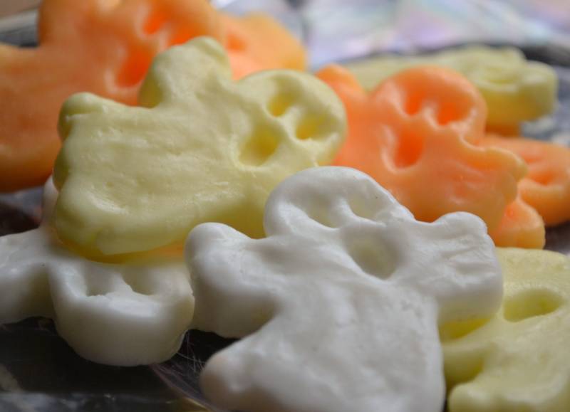 Halloween Seife - Candy Corn Geist Seifen Set Geister Gäste Kids Kinderseife Bad Süßes Oder Saures von Etsy - ajsweetsoap