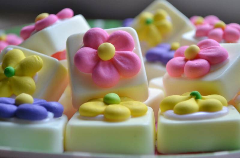 Sommerblüte Käsekuchen Seife - Dessert Neuheit Frühling Ostern Blume Geschenk Für Mama Muttertag Küchenseife Oma Kuchen von Etsy - ajsweetsoap