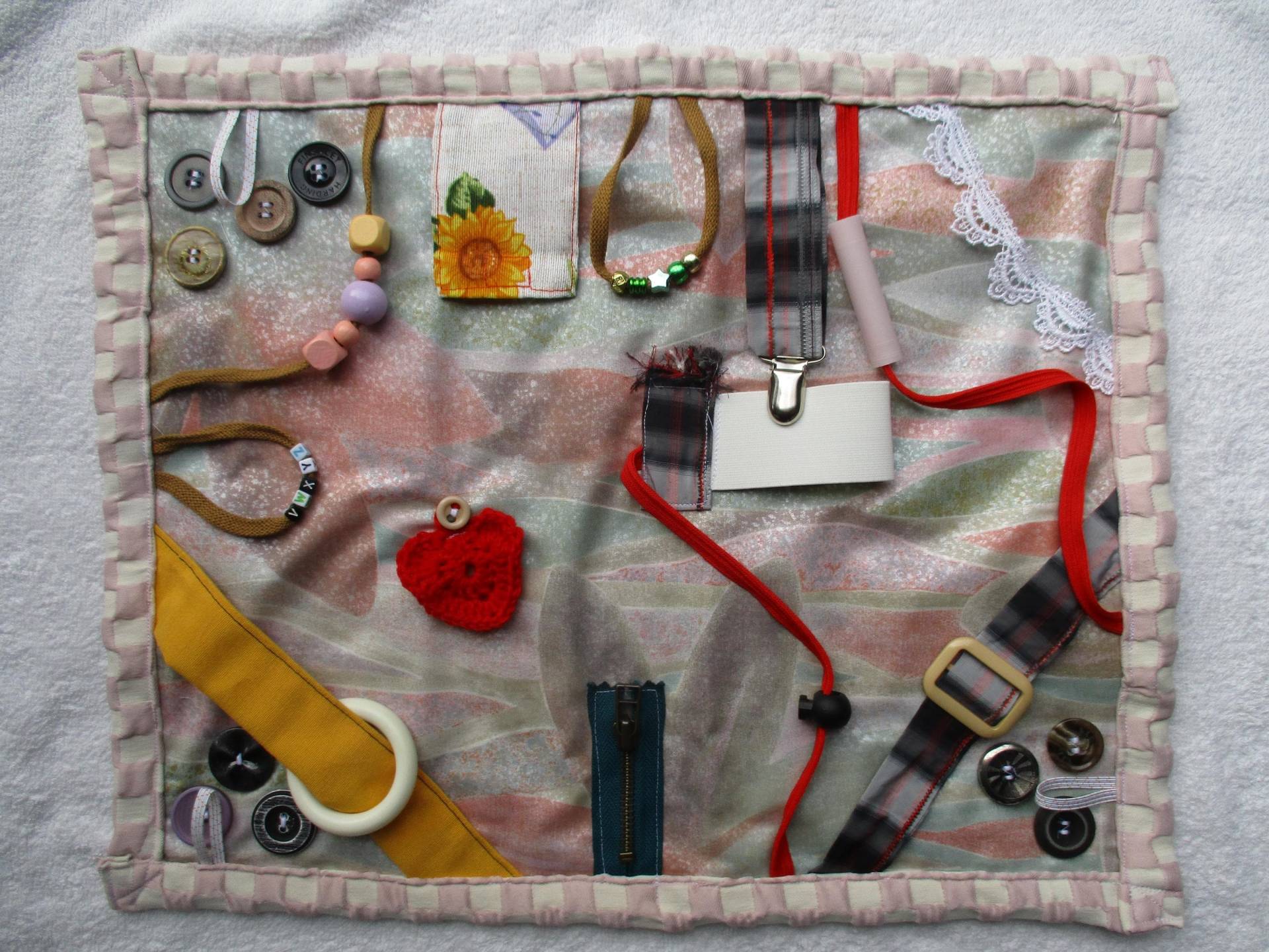 Kl. Nesteldecke Demenzdecke Für Demenzkranke Und Alzheimer Patienten Geschenk Herz Handarbeit Neu von Etsy - annaeva64