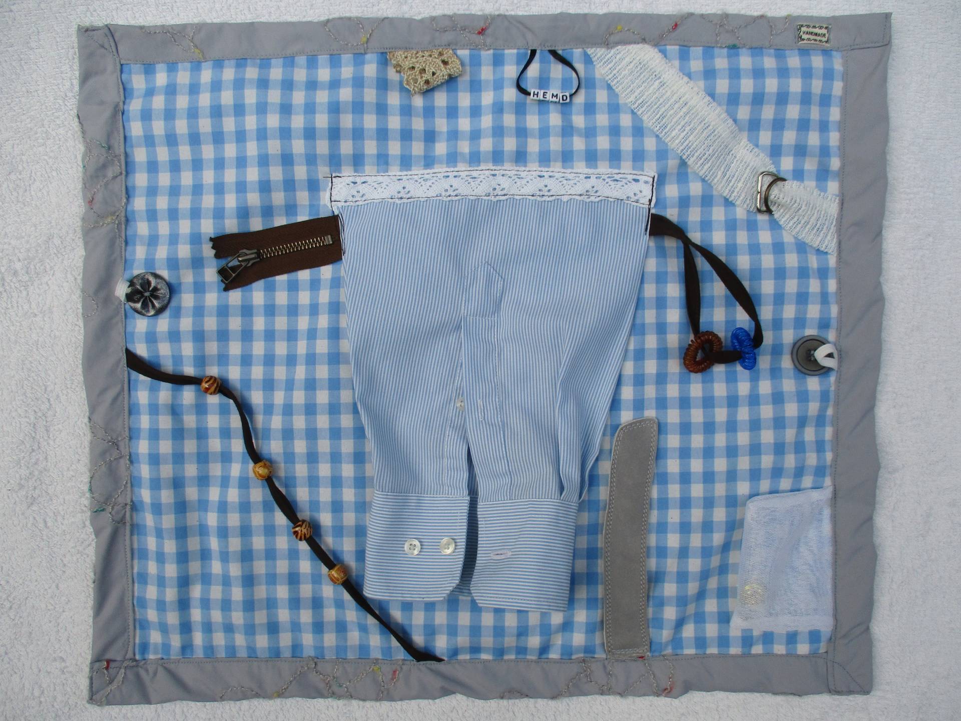 Kleine Nesteldecke Fühldecke 8720 Geschenk Für Demenzkranke Alzheimer Patienten Demenzdecke Handarbeit Neu Kleine Nesteldecke Fühldecke 8720 Geschenk Für Demenzkranke Alzheimer Patienten Demenzdecke Handarbeit Neu von Etsy - annaeva64