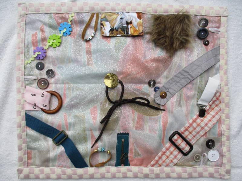 Nesteldecke Fühldecke Demenzdecke 3125 Geschenk Für Demenzkranke Alzheimer Patienten Selbstgenäht Neu von Etsy - annaeva64