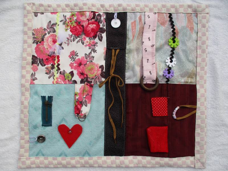 Nesteldecke Fühldecke 7224 Muttertag Demenzdecke Geschenk Für Demenzkranke Und Alzheimer Patienten Selbstgenäht Neu von Etsy - annaeva64