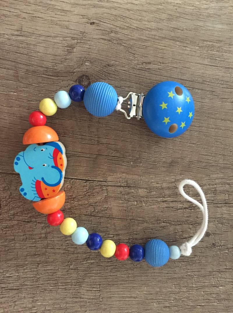 Schnullerkette Kleiner Zirkuselefant von Etsy - aprilhedgehogbbylove