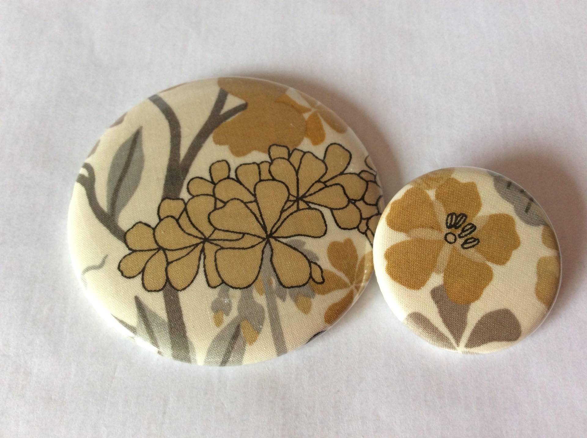 Taschenspiegel Und Badge Liberty Arrow Safran/Senf von Etsy - auboutdufililya