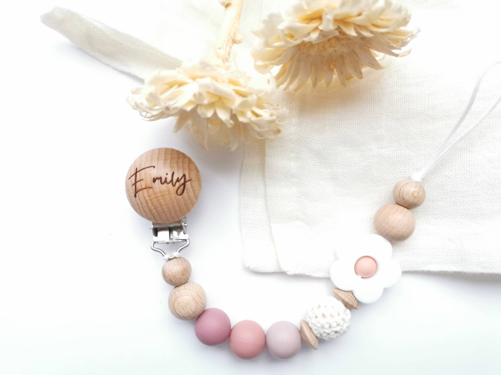 Schnullerkette Mit Namen, Babygeschenk, Personalisiert, Gravur, Holz, Boho, Blumen, Mädchen, Rosa, Pink Schnullerkette Mit Namen, Babygeschenk, Personalisiert, Gravur, Holz, Boho, Blumen, Mädchen, Rosa, Pink von Etsy - babyshopRICHBEAR
