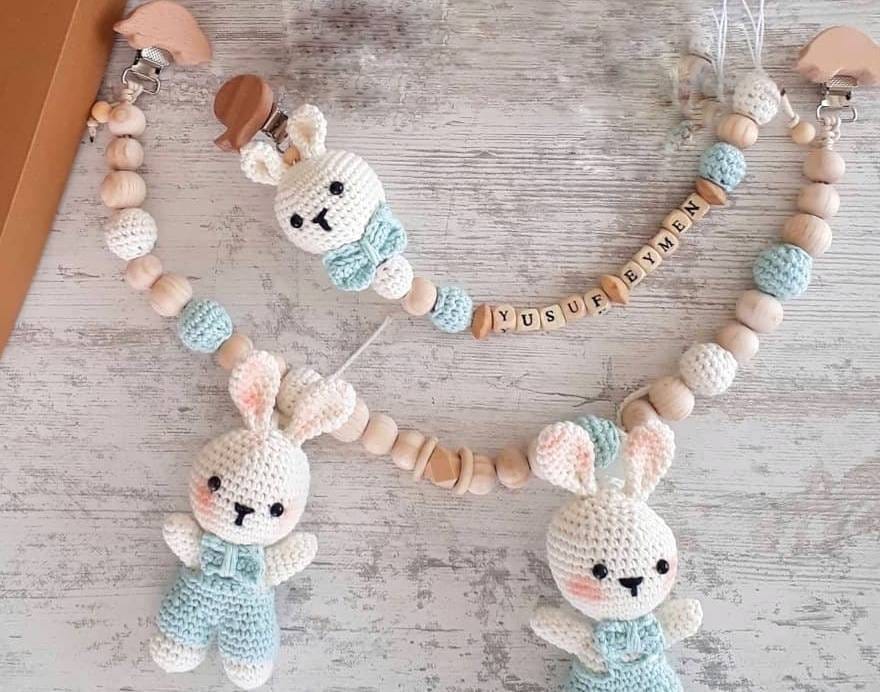 Weihnachtsgeschenk Personalisiertes Hasen Schnullerkette Set, Handgemachte Babyshower Geschenk, Croch Bunny Kinderwagen Spielzeug, Handmade Geschenk von Etsy - banunur