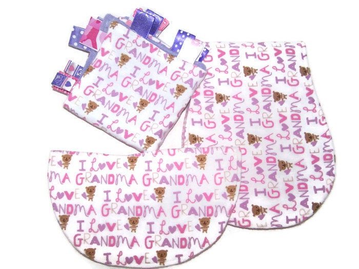 Ich Liebe Oma Lätzchen, Rülpsen Tuch Und Lovie Baby Mädchen Geschenkset Mit Teddy Bären-Baby-Dusche-Geschenk, Geschenke Unter 25 von Etsy - barbarajh24