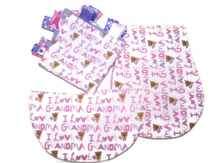 Ich Liebe Oma Lätzchen, Rülpsen Tuch Und Lovie Baby Mädchen Geschenkset Mit Teddy Bären-Baby-Dusche-Geschenk, Geschenke Unter 25 von Etsy - barbarajh24