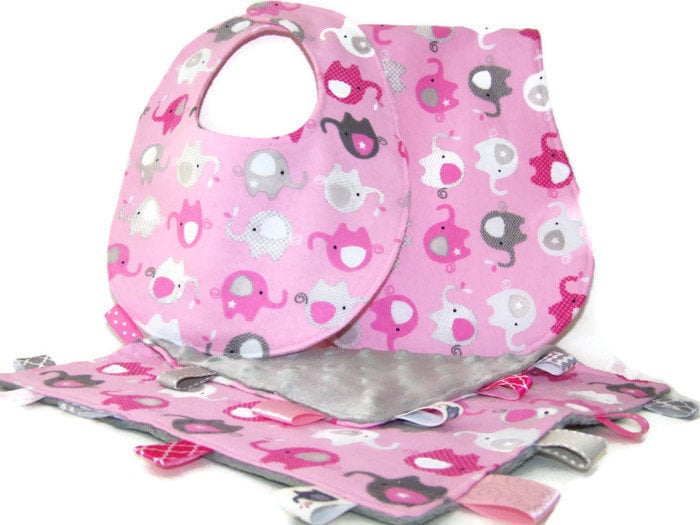 Rosa Und Graue Elefanten Babypartygeschenk, Geschenke Unter 25, Lätzchen, Spucktuch Spucktuch-Set von Etsy - barbarajh24