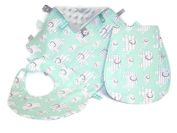 Unisex Lätzchen, Burp Tuch Und Lovie Baby-Geschenk-Set Mit Chevron Elefanten, Baby-Dusche-Geschenke Unter 25 von Etsy - barbarajh24