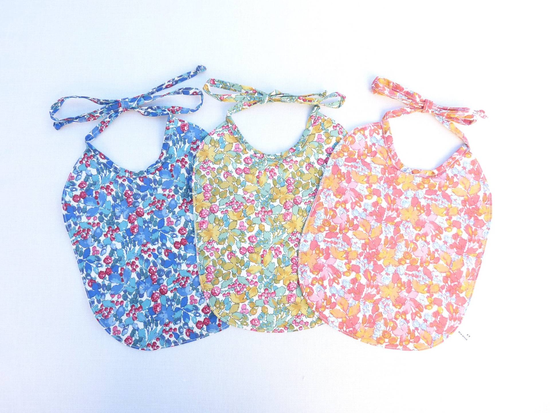 Ensemble De Trois Bavoirs Bébé Fille von Etsy - bavoirsetcie