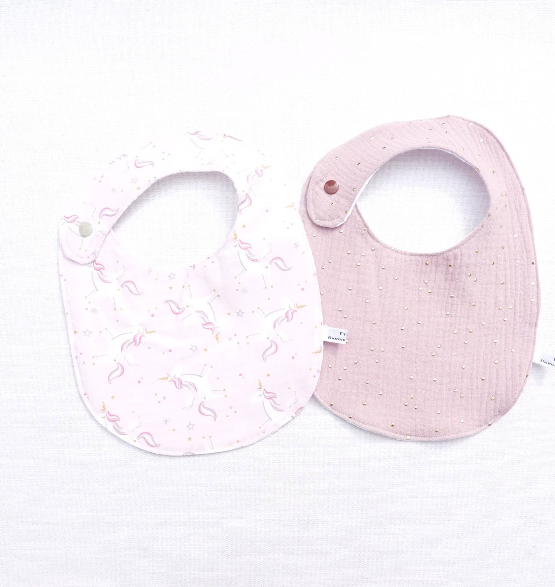 Set Mit Zwei Baby-Mädchen-Lätzchen, Einhorn-Wickeltuch, Geburtsliste, Babyshower von Etsy - bavoirsetcie