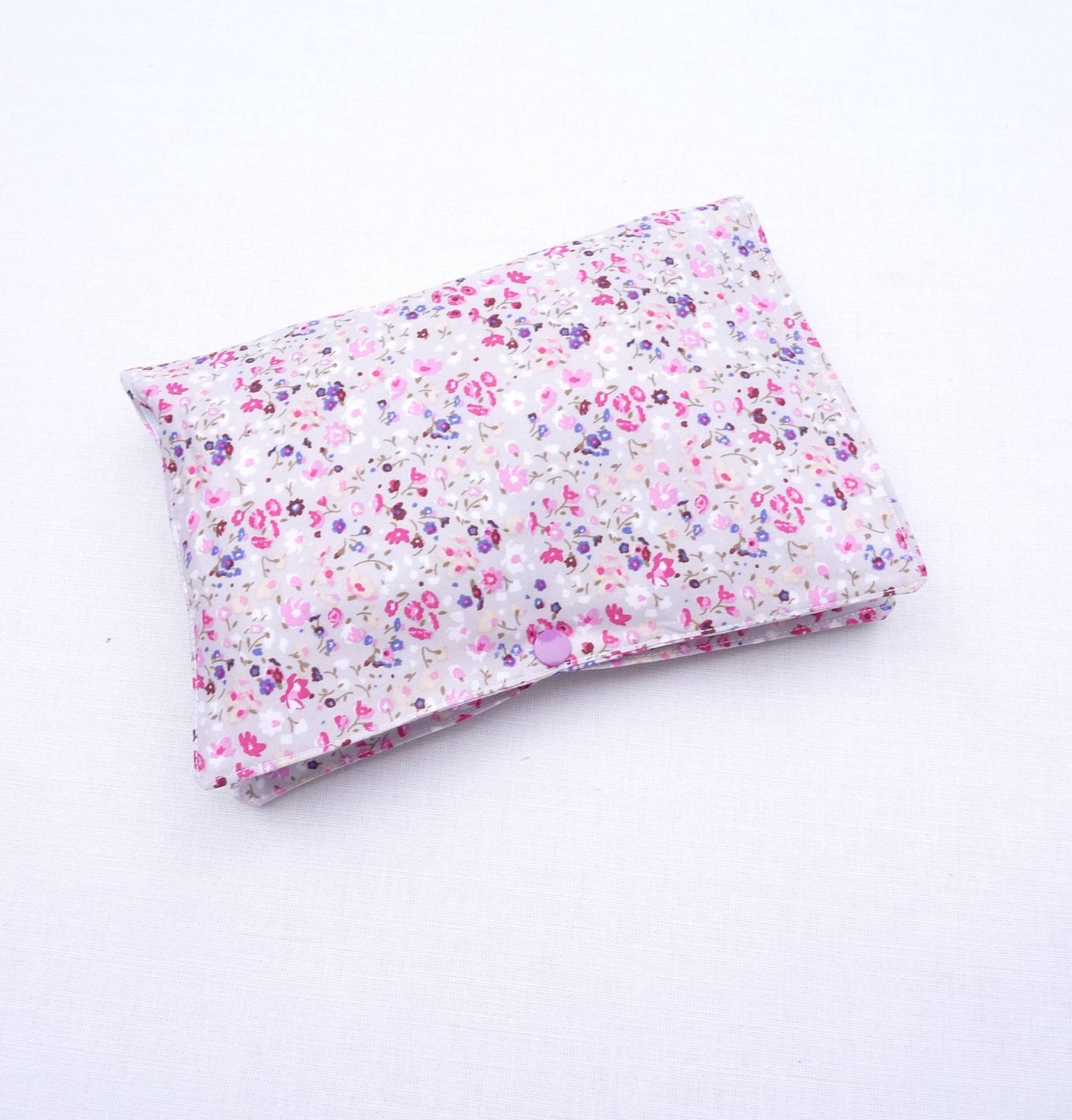 Windel - Und Feuchttuchtasche Mit Liberty-Print Für Babys, Original-Babywunschliste von Etsy - bavoirsetcie