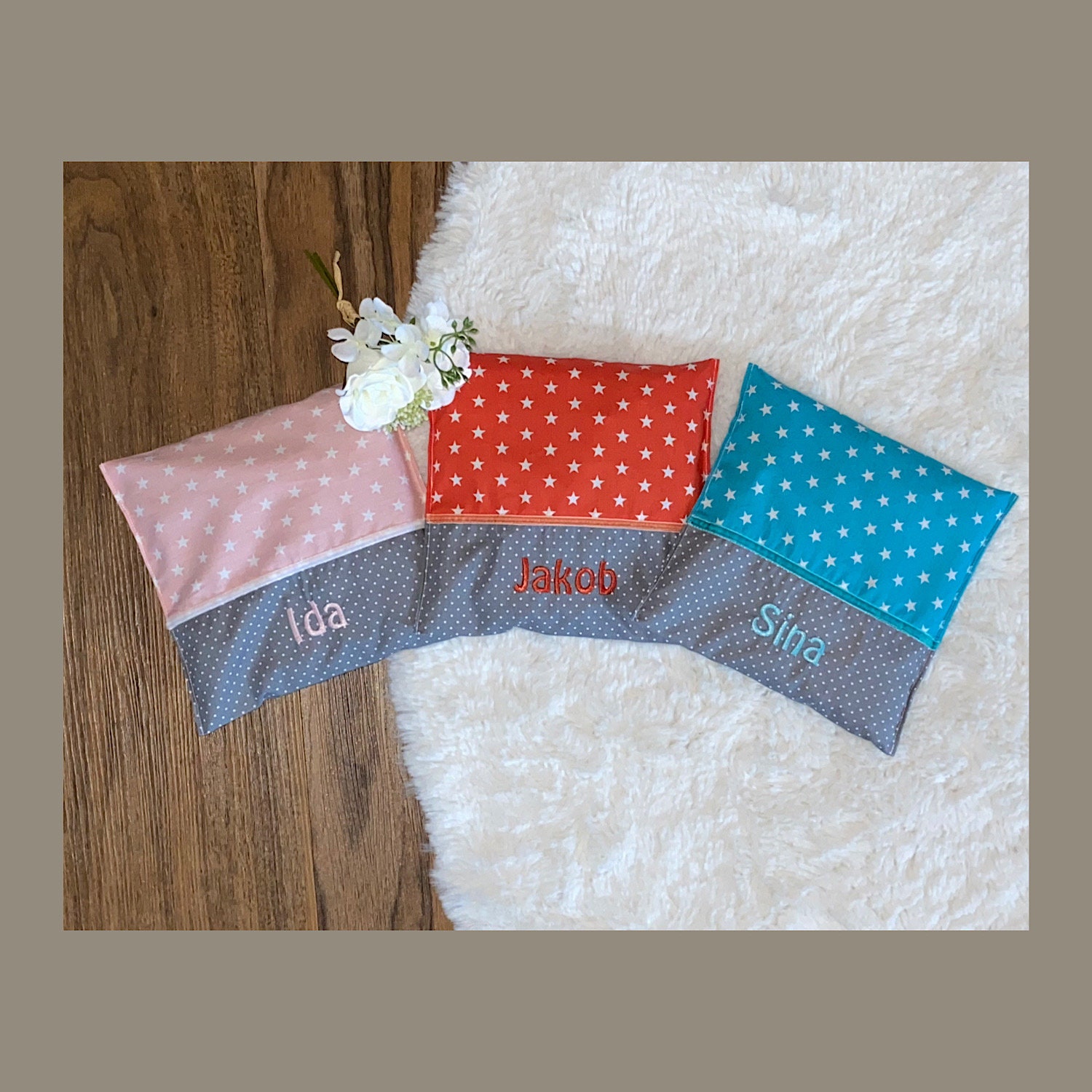 Wärmekissen Mit Namen Personalisiert, in Verschiedene Farben, 20x20 cm, Kirschkernkissen, Traubenkernkissen, Sterne Wärmekissen Mit Namen Personalisiert, in Verschiedene Farben, 20x20 cm, Kirschkernkissen, Traubenkernkissen, Sterne von Etsy - beautifulwopo