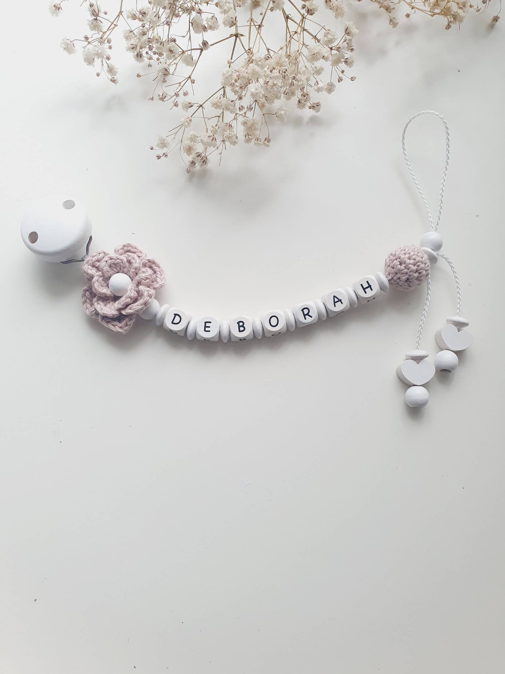 Gehäkelte Blümchen Schnullerkette "Deborah" Personalisiert, Weiß, Altrosa, Weiß Gehäkelte Blümchen Schnullerkette "Deborah" Personalisiert, Weiß, Altrosa, Weiß von Etsy - beckyshandmadeshop