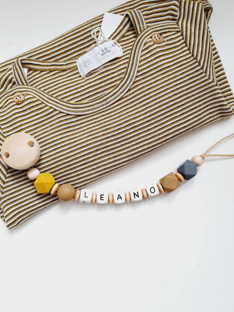 Gehäkelte Schnullerkette "Leano Grey" Personalisiert, Senfgelb, Braun, Beige Gehäkelte Schnullerkette "Leano Grey" Personalisiert, Senfgelb, Braun, Beige von Etsy - beckyshandmadeshop