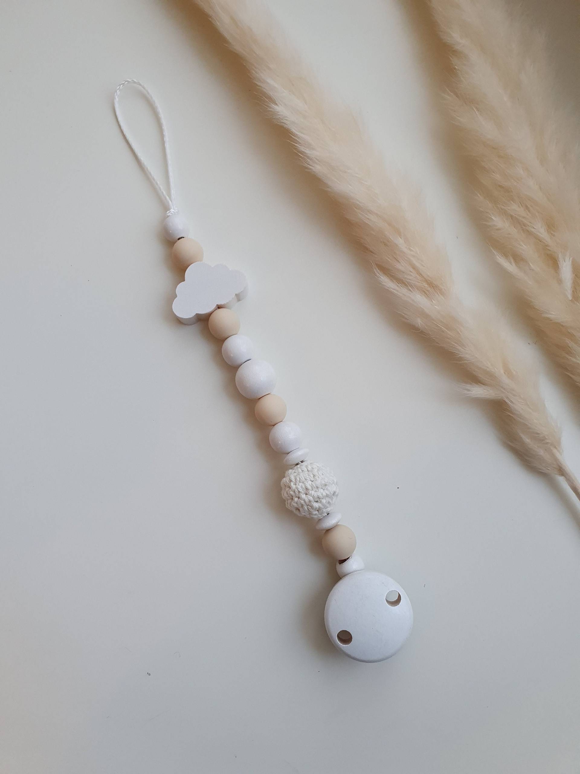 Gehäkelte Schnullerkette "Pure Cloud" Weiß, Wolke, Wölkchen Natur, Holz, Skandinavisch, Skandi, Holzperlen, Ohne Name, Schlicht Gehäkelte Schnullerkette "Pure Cloud" Weiß, Wolke, Wölkchen Natur, Holz, Skandinavisch, Skandi, Holzperlen, Ohne Name, Schlicht von Etsy - beckyshandmadeshop