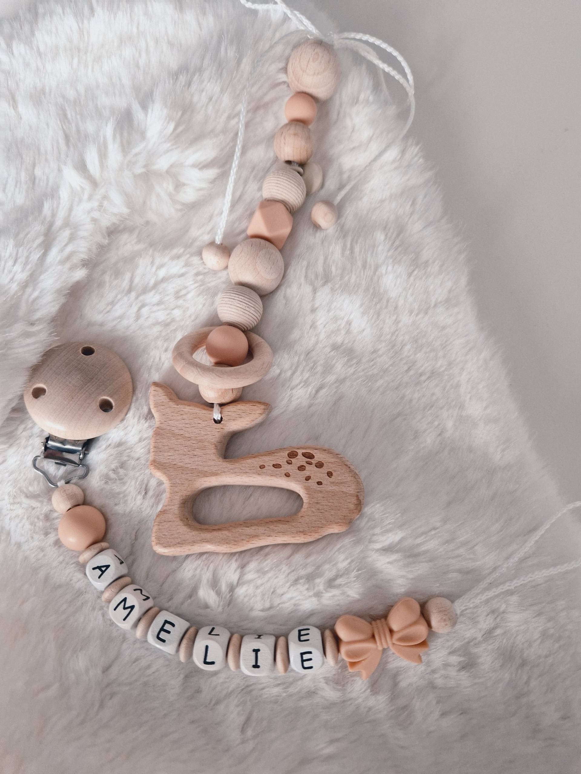 Gehäkelte Schnullerkette "Pure Heart" , Anhänger, Kinderwagenkette, Blatt, Olive, Grün, Dunkelgrün, Ohne Name, Herzchen Gehäkelte Schnullerkette "Pure Heart" , Anhänger, Kinderwagenkette, Blatt, Olive, Grün, Dunkelgrün, Ohne Name, Herzchen von Etsy - beckyshandmadeshop