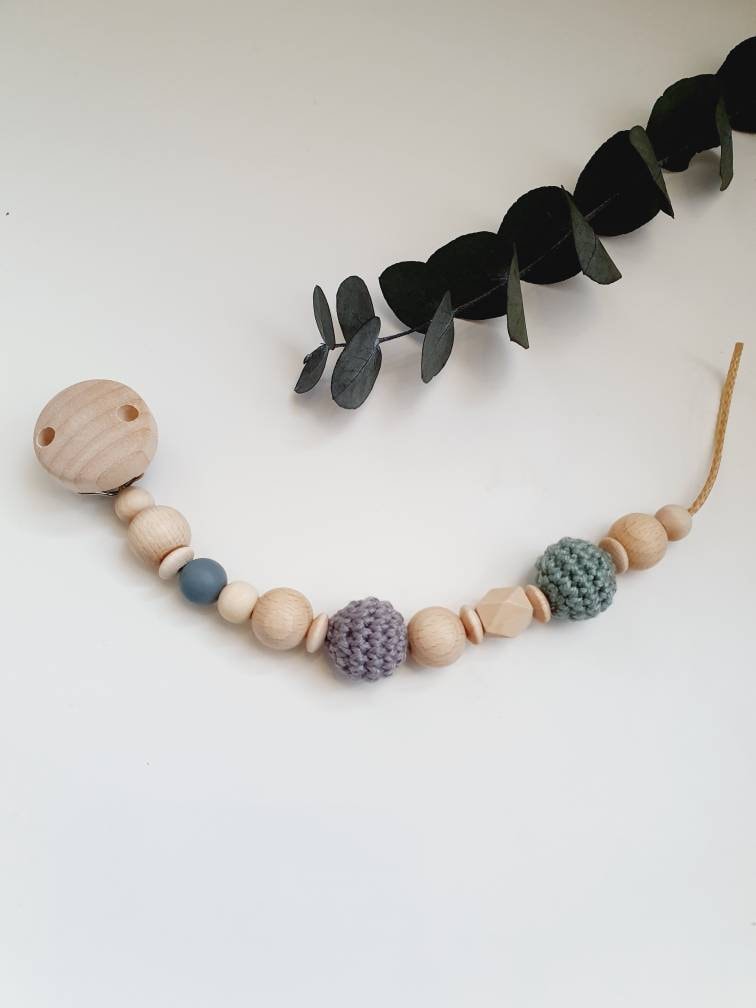 Gehäkelte Schnullerkette "Pure Nature" Eukalyptus, Salbei, Sage, Grün, Grau, Natur, Ohne Name, Holz, Beige, Silikon Gehäkelte Schnullerkette "Pure Nature" Eukalyptus, Salbei, Sage, Grün, Grau, Natur, Ohne Name, Holz, Beige, Silikon von Etsy - beckyshandmadeshop