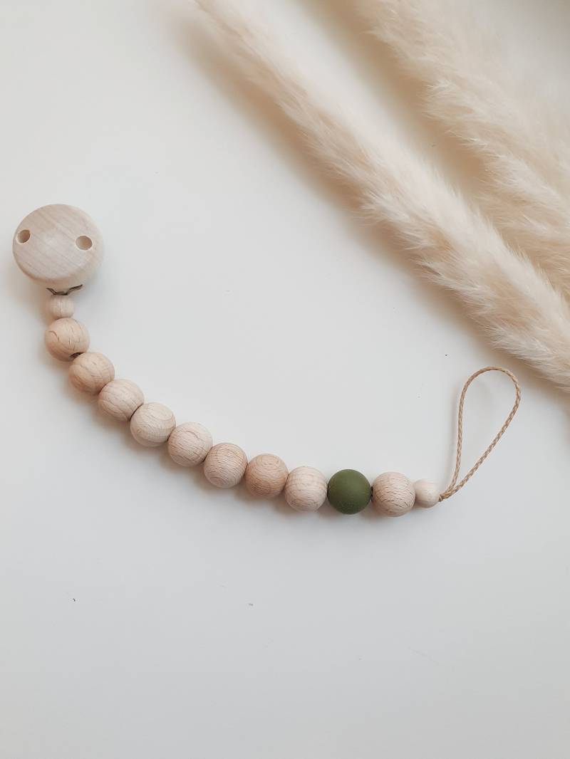 Gehäkelte Schnullerkette "Pure Oliv" Olivgrün, Grün, Natur, Holz, Skandinavisch, Skandi, Holzperlen, Ohne Name, Schlicht, Silikonperlen Gehäkelte Schnullerkette "Pure Oliv" Olivgrün, Grün, Natur, Holz, Skandinavisch, Skandi, Holzperlen, Ohne Name, Schlicht, Silikonperlen von Etsy - beckyshandmadeshop