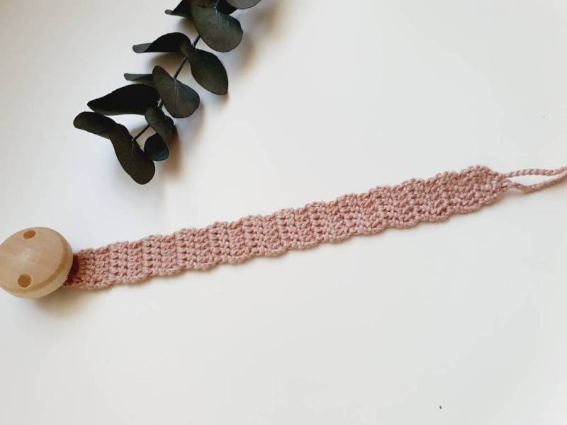 Gehäkelte Schnullerkette "Rosè" Personalisiert, Altrosa, Schlicht, Makramee, Boho Gehäkelte Schnullerkette "Rosè" Personalisiert, Altrosa, Schlicht, Makramee, Boho von Etsy - beckyshandmadeshop