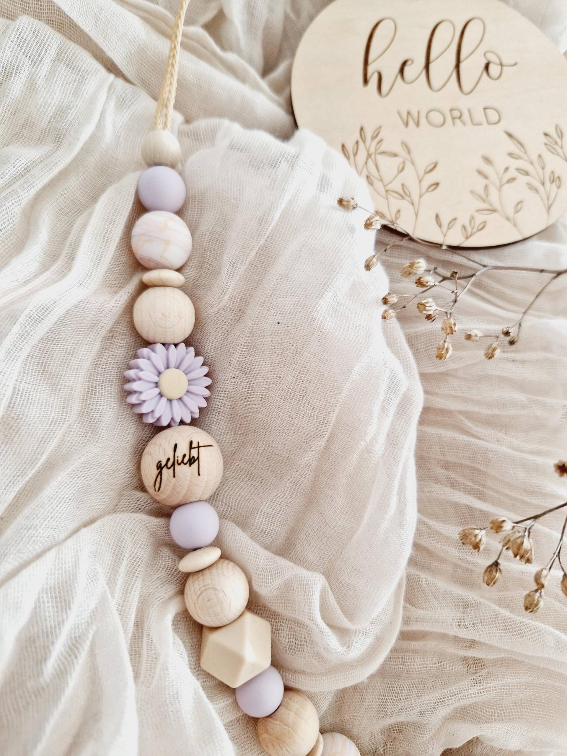 Schnullerkette "Daisy Lilac" Flieder, Helllila, Blume, Margarite, Gänseblümchen, Kamille, Natur, Silikon, Holz, Gravur, Geliebt Schnullerkette "Daisy Lilac" Flieder, Helllila, Blume, Margarite, Gänseblümchen, Kamille, Natur, Silikon, Holz, Gravur, Geliebt von Etsy - beckyshandmadeshop