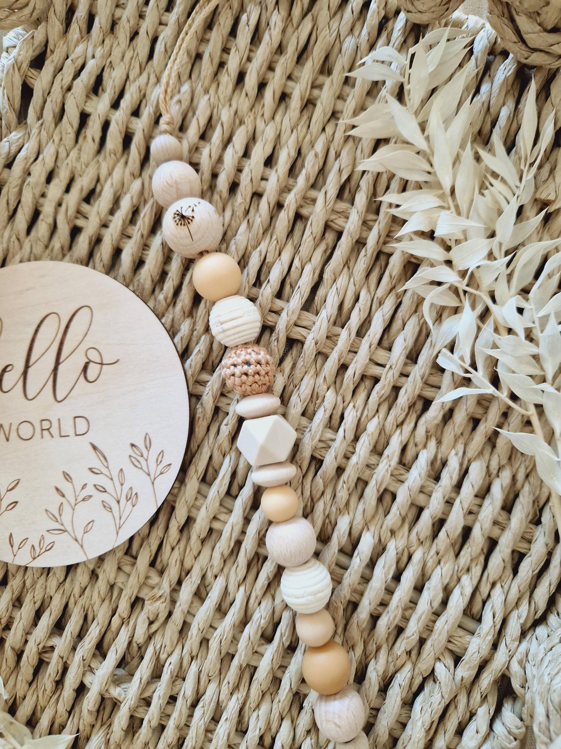 Schnullerkette "Pusteblume" Caramel, Beige, Natur, Camel, Hellgelb, Creme, Silikon, Holz, Gravur, Holzperlen, Ohne Name, Strazatella, Hexagon Schnullerkette "Pusteblume" Caramel, Beige, Natur, Camel, Hellgelb, Creme, Silikon, Holz, Gravur, Holzperlen, Ohne Name, Strazatella, Hexagon von Etsy - beckyshandmadeshop