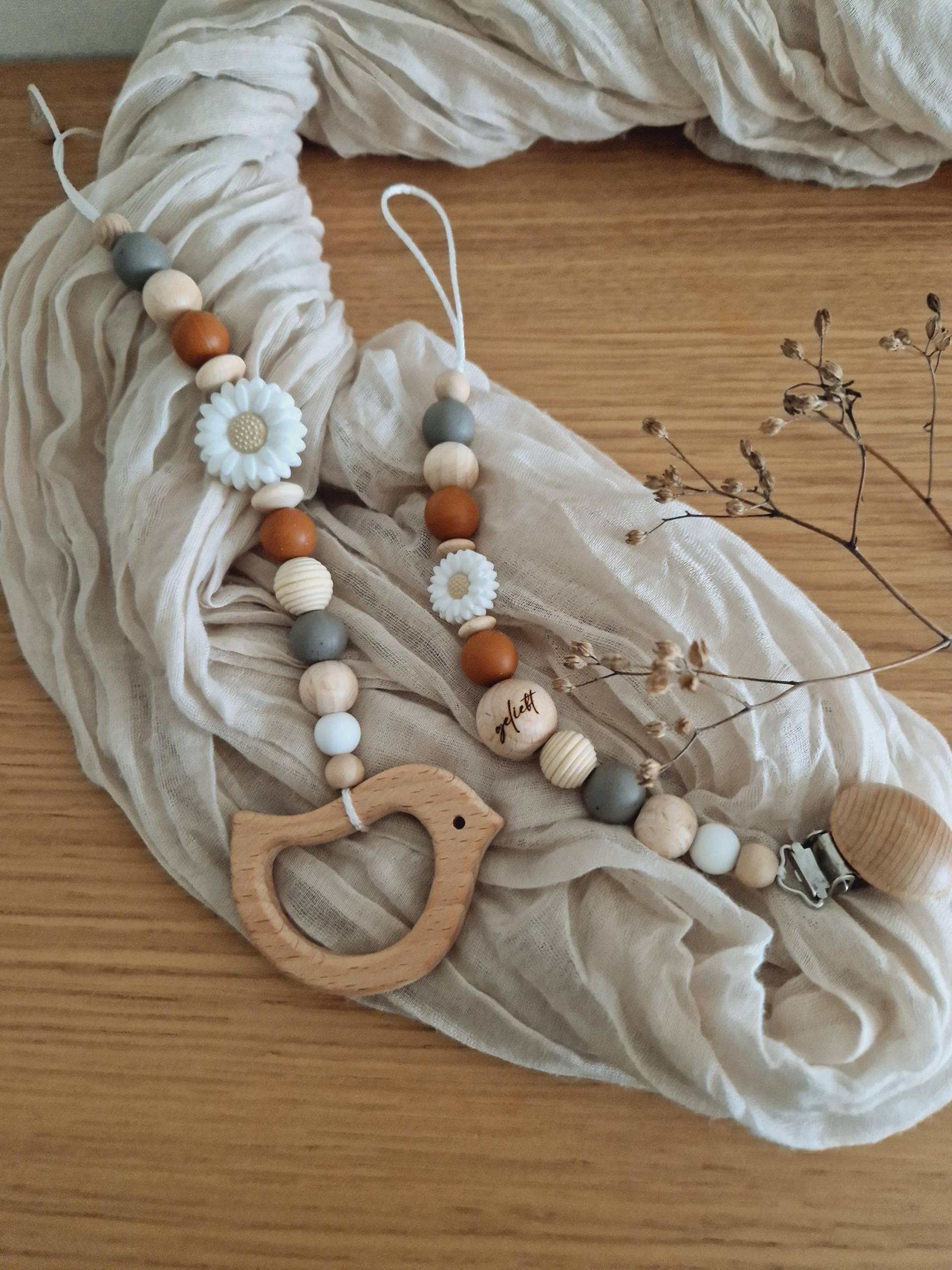 Schnullerkette Und Anhänger "Daisy" Weiß, Gänseblümchen, Blume, Natur, Silikon, Anhänger, Holz, Gravur, Holzperlen, Vogelanhänger, Conjak Schnullerkette Und Anhänger "Daisy" Weiß, Gänseblümchen, Blume, Natur, Silikon, Anhänger, Holz, Gravur, Holzperlen, Vogelanhänger, Conjak von Etsy - beckyshandmadeshop