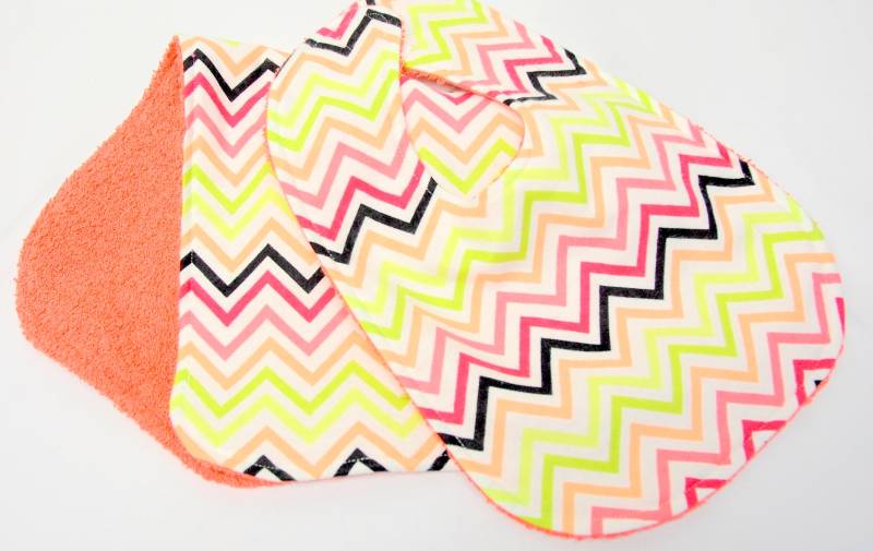 Baby Mädchen Tuch, 0-3 Monate Größe, Shower Geschenk, Willkommen Geschenk Koralle, Grün, Weiß Und Schwarz Zick Zack Design von Etsy - beyondquilts