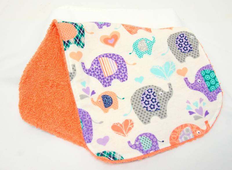 Baby Spucktuch Für Mädchen, Babypartygeschenk, Willkommensgeschenk Elefanten Und Herzen in Lila, Türkis, Koralle Grau von Etsy - beyondquilts