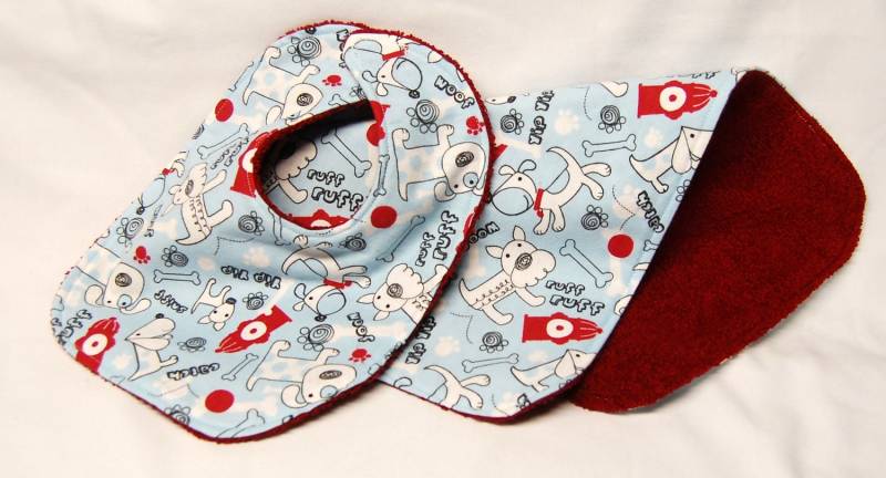 Lätzchen Und Spucktuch-Set, Babypartygeschenk, Willkommens-Babygeschenk Hunde Hydranten von Etsy - beyondquilts