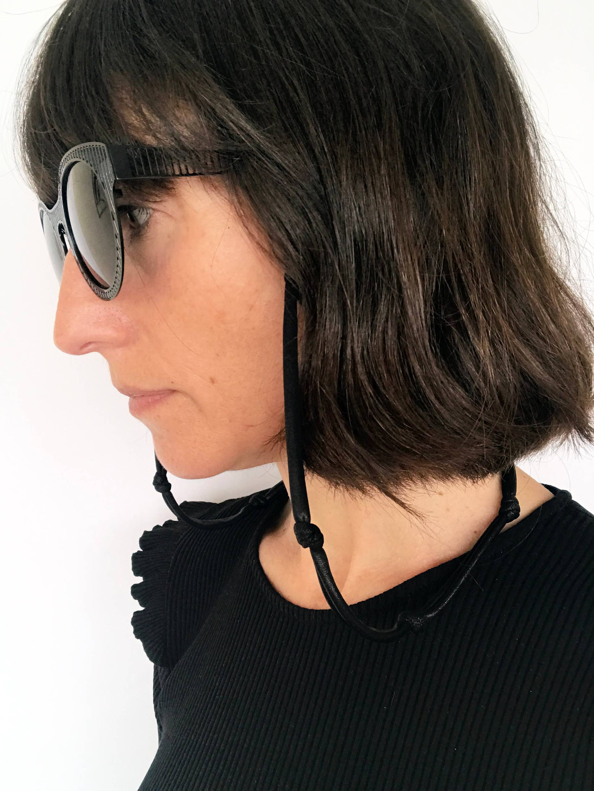 Schwarze Kunstleder Gesichtsmaske Und Brillenband von Etsy - birdienumnumshop