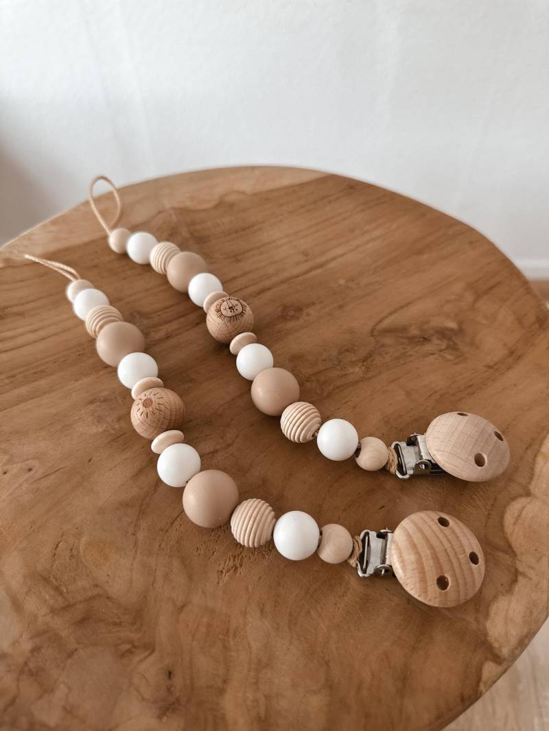 Schnullerkette/Schnullerhalter Mit Löwe Oder Regenbogen/ Sonnenmotiv von Etsy - blessdmoments
