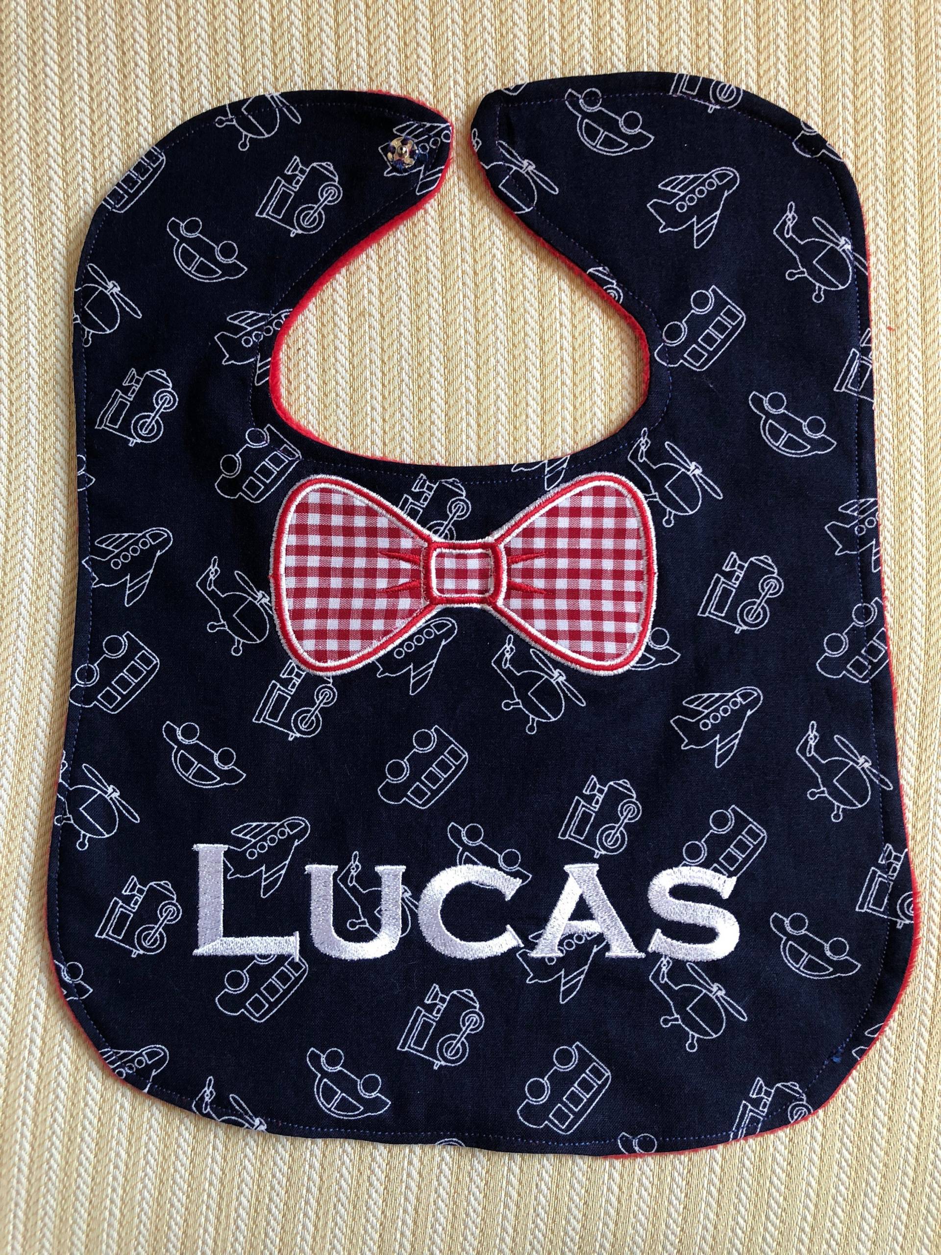 Personalisierte Gestickte Jungen Lätzchen Mit Applikation Fliege von Etsy - byJulianna
