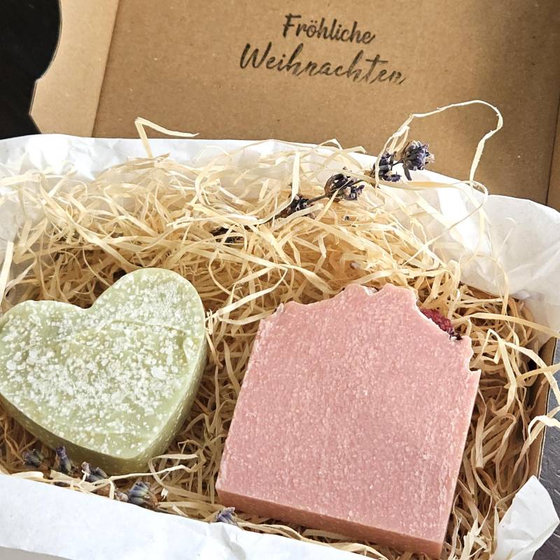 Naturseifen Geschenkset Himbeere-Minze Fruchtig Frisch/Pistazieneis Milchig Süß Pflegend Handgemacht Palmölfrei Vegan Naturseifen Geschenkset Himbeere-Minze Fruchtig Frisch/Pistazieneis Milchig Süß Pflegend Handgemacht Palmölfrei Vegan von Etsy - byKKbaby