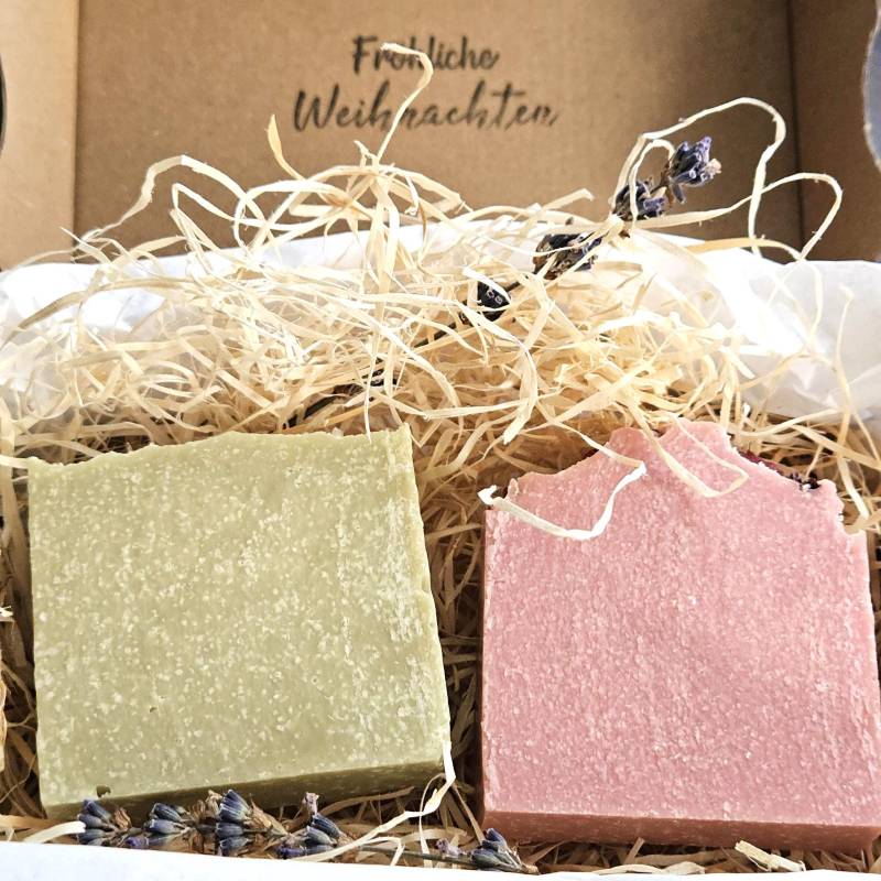 Naturseifen Geschenkset Himbeere-Minze Fruchtig Frisch/Pistazieneis Milchig Süß Pflegend Handgemacht Palmölfrei Vegan Naturseifen Geschenkset Himbeere-Minze Fruchtig Frisch/Pistazieneis Milchig Süß Pflegend Handgemacht Palmölfrei Vegan von Etsy - byKKbaby