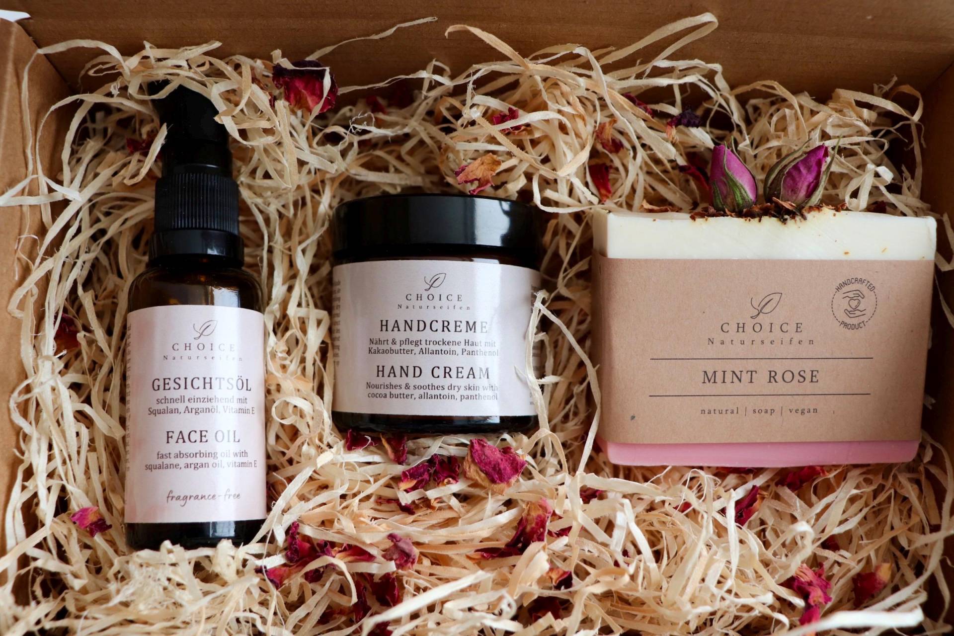 Geschenkset „Care" Naturkosmetik Mit Seife, Handcreme, Gesichtsöl - Nachhaltiges Wellness Geschenk Geschenkset „Care" Naturkosmetik Mit Seife, Handcreme, Gesichtsöl - Nachhaltiges Wellness Geschenk von Etsy - choicenaturseifen
