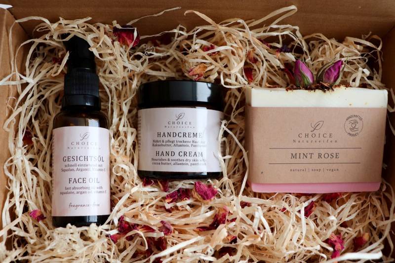 Geschenkset „Care" Naturkosmetik Mit Seife, Handcreme, Gesichtsöl - Nachhaltiges Wellness Geschenk von Etsy - choicenaturseifen