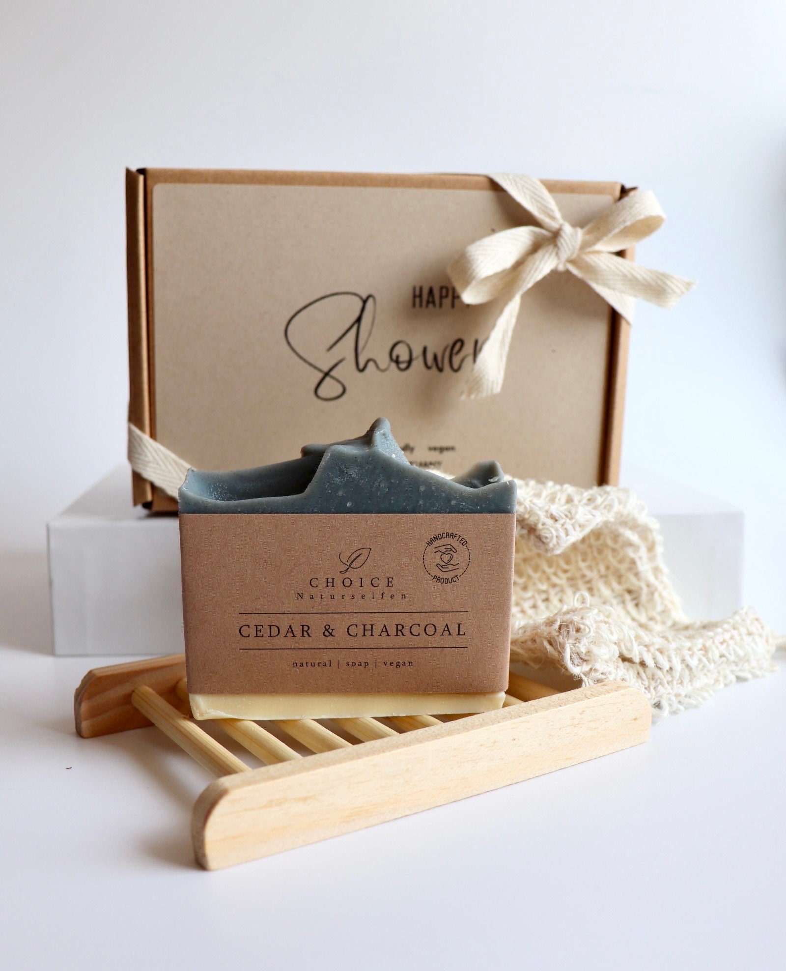 Geschenkset Happy Shower Mit Seifenschale, Naturkosmetik, Naturseife Vegan & Palmölfrei, Handgemachte Seife , Nachhaltiges Geschenk Geschenkset Happy Shower Mit Seifenschale, Naturkosmetik, Naturseife Vegan & Palmölfrei, Handgemachte Seife , Nachhaltiges Geschenk von Etsy - choicenaturseifen